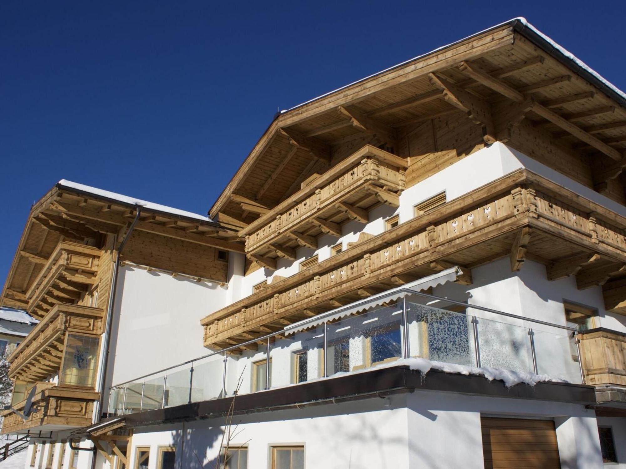 Chalet In Koenigsleiten Near Ski Area With Sauna Кьонигслайтен Екстериор снимка