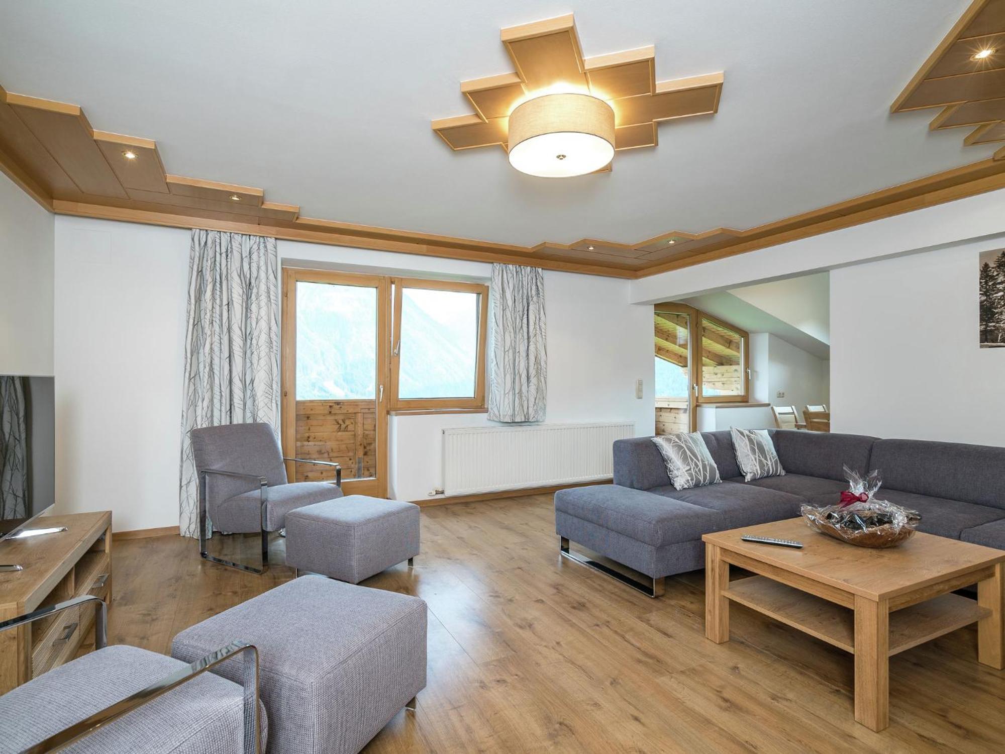 Chalet In Koenigsleiten Near Ski Area With Sauna Кьонигслайтен Екстериор снимка