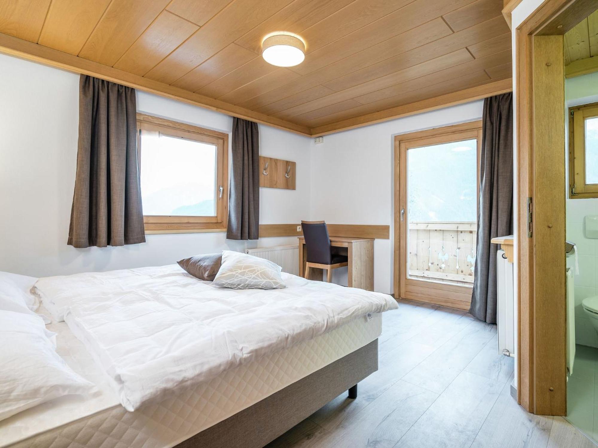 Chalet In Koenigsleiten Near Ski Area With Sauna Кьонигслайтен Екстериор снимка