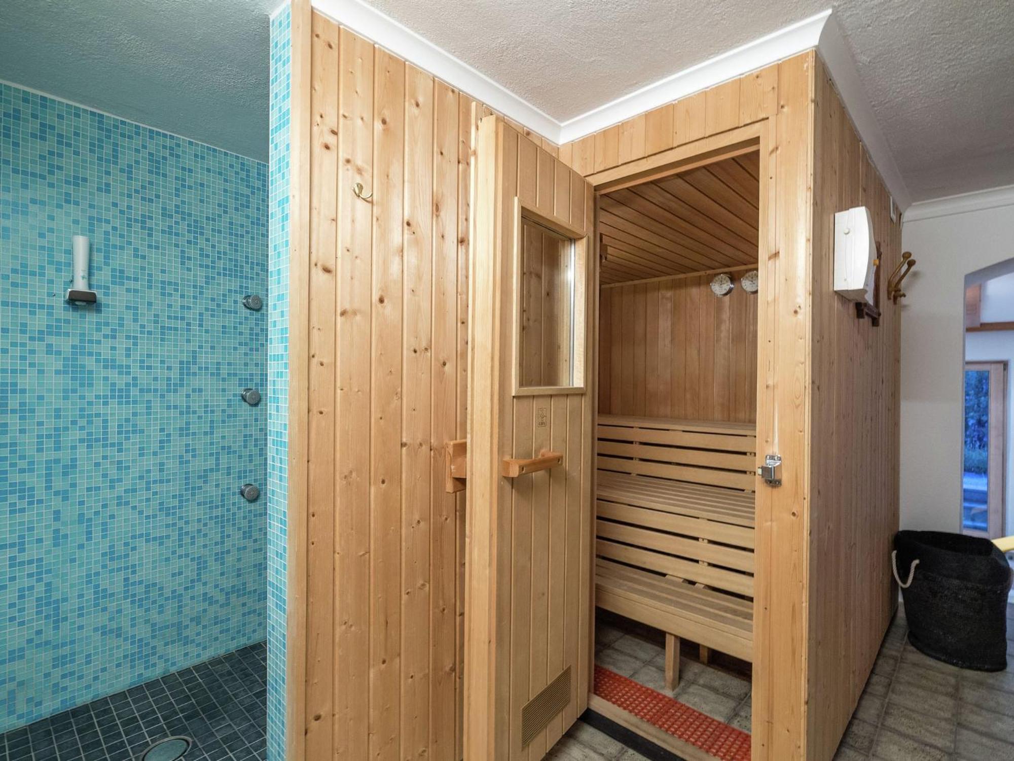 Chalet In Koenigsleiten Near Ski Area With Sauna Кьонигслайтен Екстериор снимка